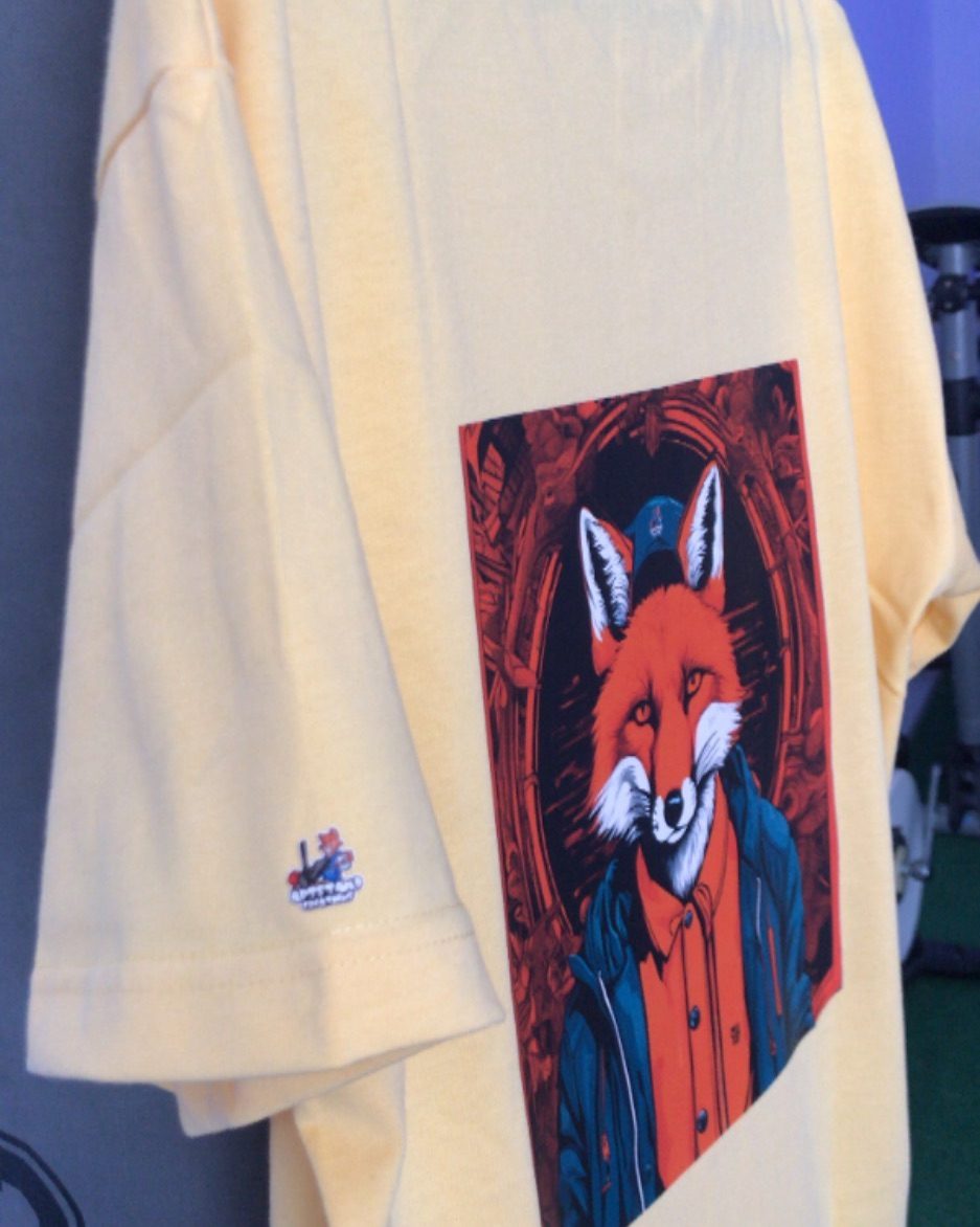T-shirt com arte personalizada — trabalho da ArtStampCreations